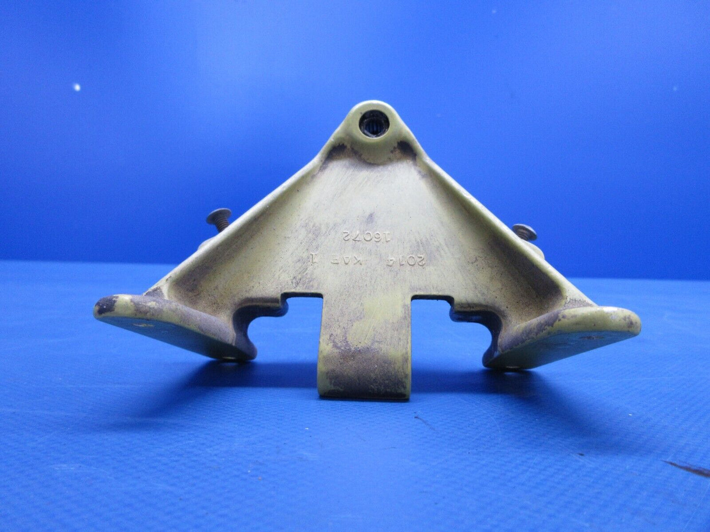 Piper PA-23-250 Aztec Lower Rudder Hinge Assy P/N 16079-00 (0624-847)