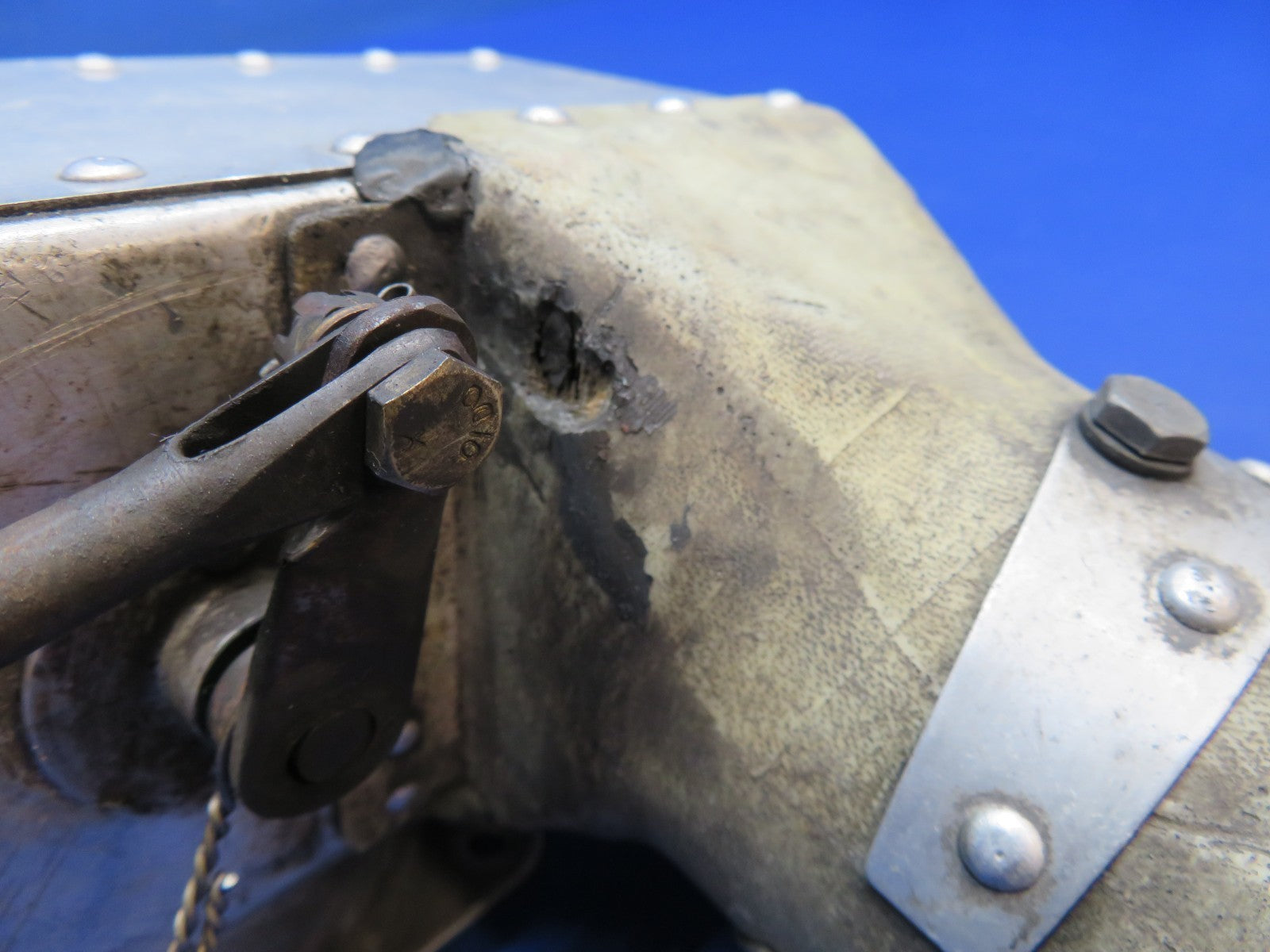 Cessna 310 / 310J Air Induction Box P/N 0850440-10, 0850440-11 (0326-1756)10