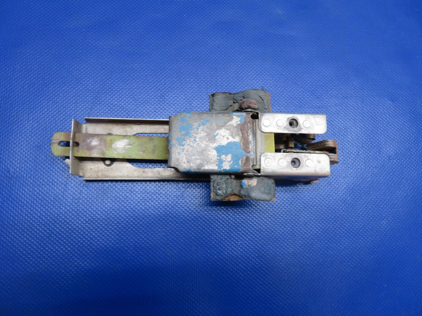 Piper Cherokee PA-28 Cabin Door Latch Assy P/N 68188-00 (0724-1848)