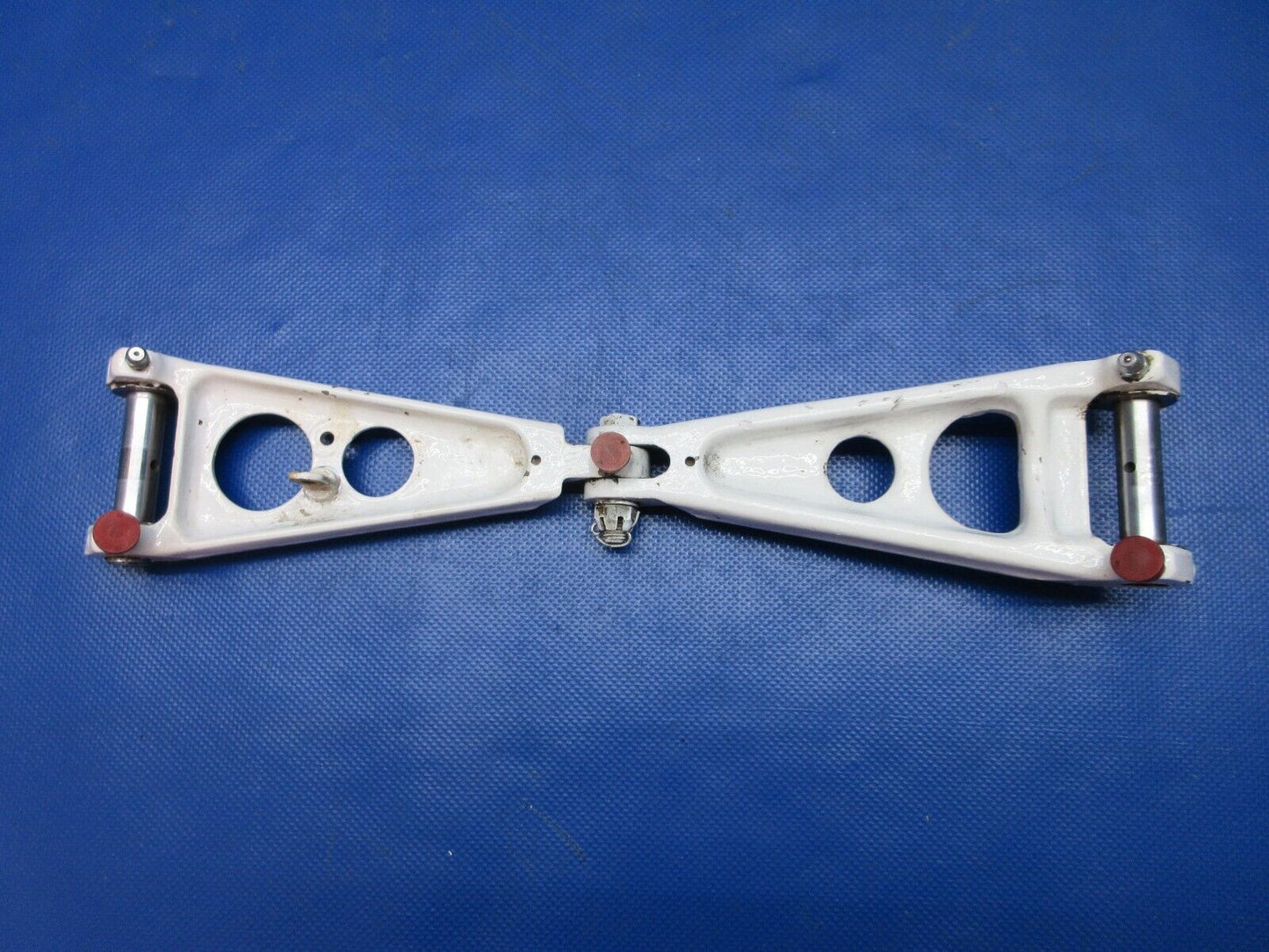 Beech 95 / D95A Main Gear Torque Knees Upper & LWR P/N 45-815011-8 (0724-1208)