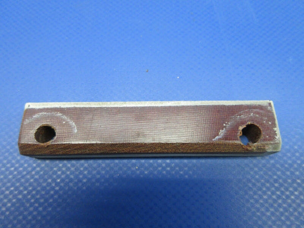 Beech 95 / D95A Travel Air Armrest Cover Plate Catch 35-534372-5 (0524-1078)