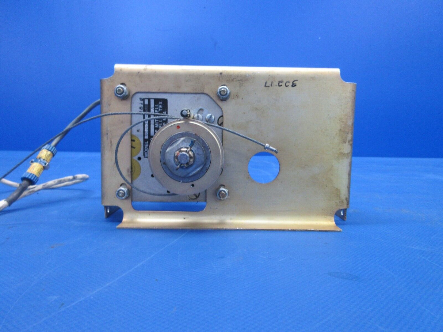 Piper PA-23-250 Aztec Edo-Aire Mitchell Roll Servo P/N 1C363-1-161R (0624-800)