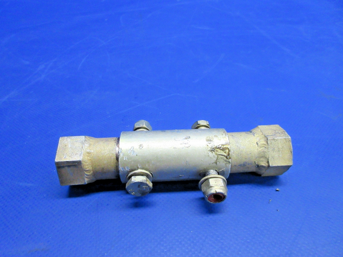 Air Tractor AT-301 Wing Tube Nut & Sleeve P/N 20177-1, 20176-1 (0926-880)8