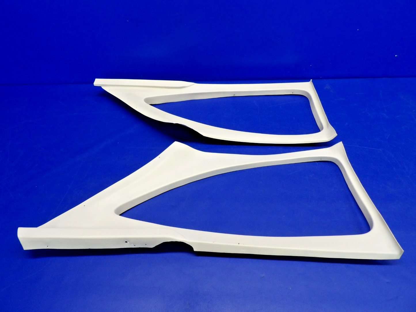 Cessna 172 / 172G RH + LH Rear Window Mouldings P/N 0500210-40 & -41 (0326-2029)4