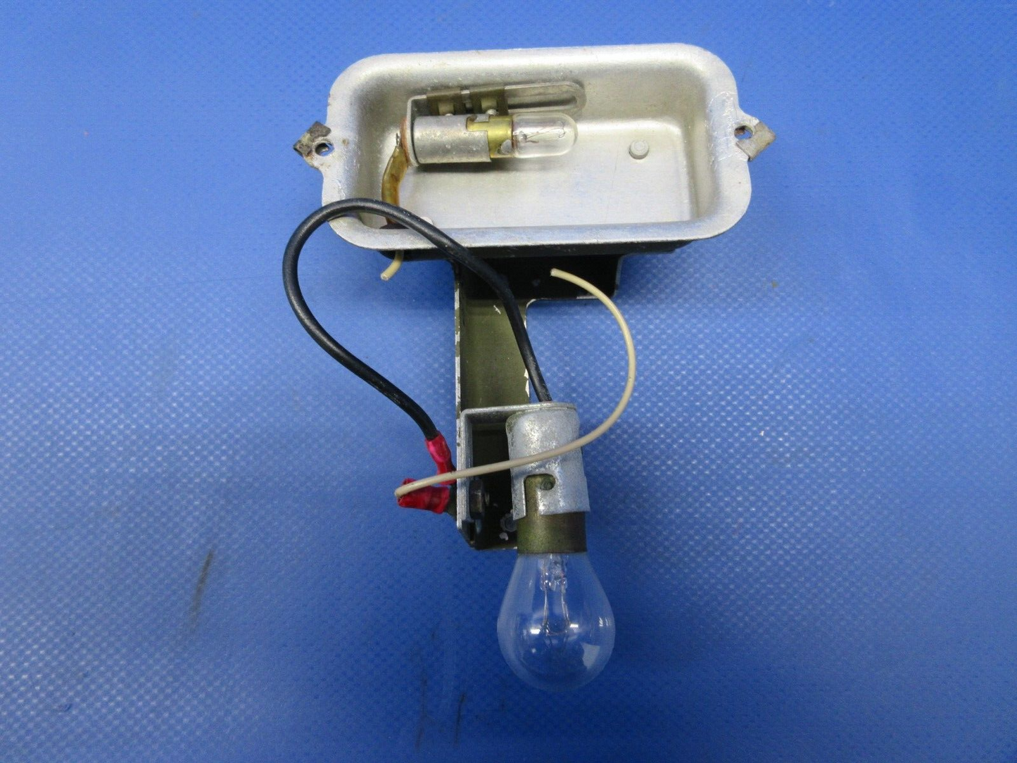 Cessna 180 Overhead Console Light & Bracket P/N 0413140-5 (0524-1384)6