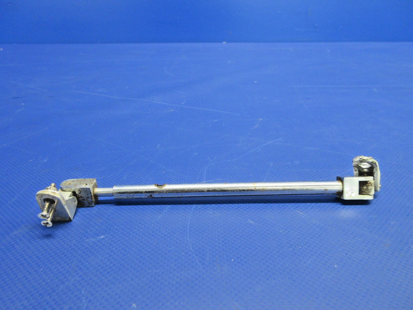 Cessna 310 / 310I Foul Weather Window Telescopic Holder P/N 0811735-1 (0326-877)10