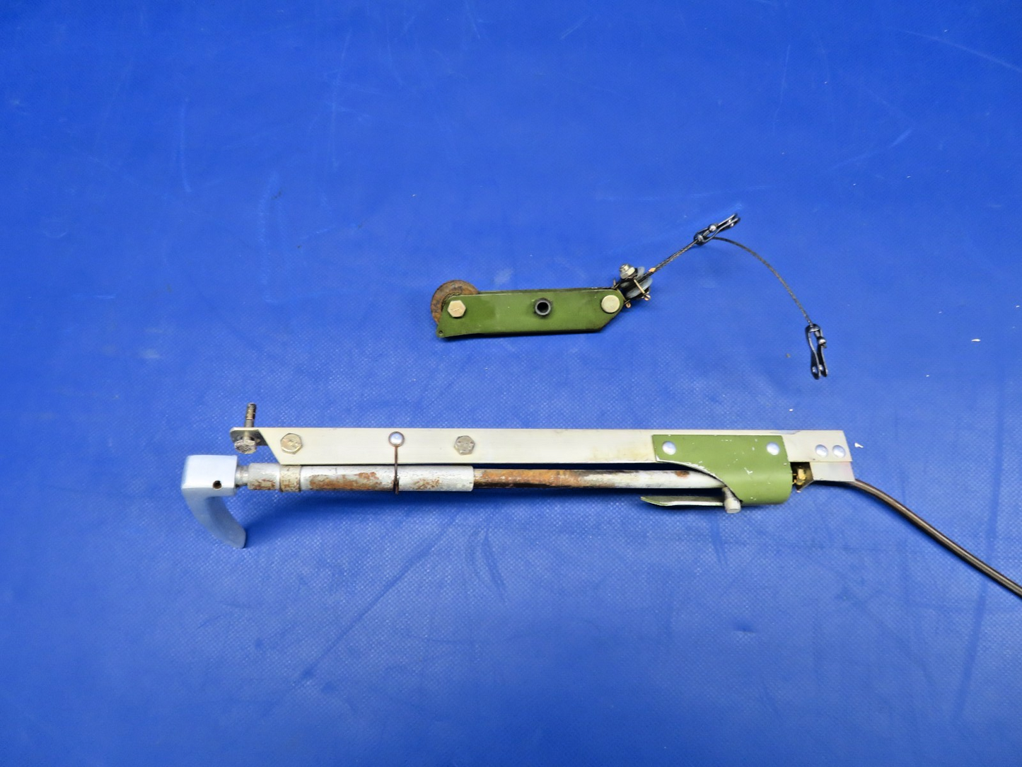 Cessna 172M Parking Brake Handle & Bellcrank P/N 0813150-55 (0826-411)6