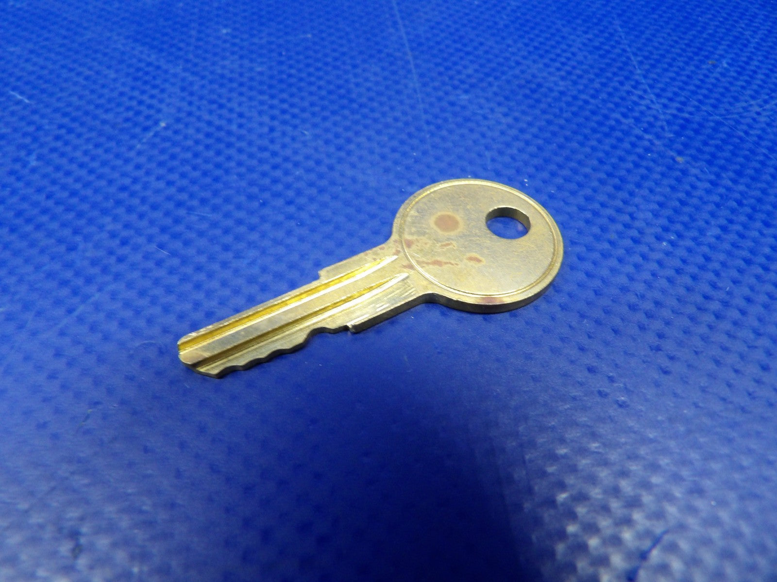 Piper PA-34-200T Seneca II Aft Cabin Door Lock w/ Key P/N 87329-11 (0626-1502)2