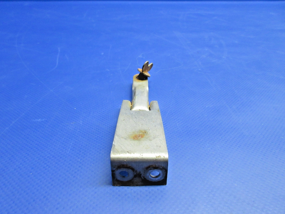 Piper PA-28 Engine Cowl Latch & Fastener P/N 66547-00 (0826-895)5
