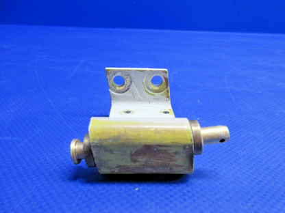 Beech 95-B55 Baron Cabin Door Upper Hinge 35-400018-12 (0926-862)5