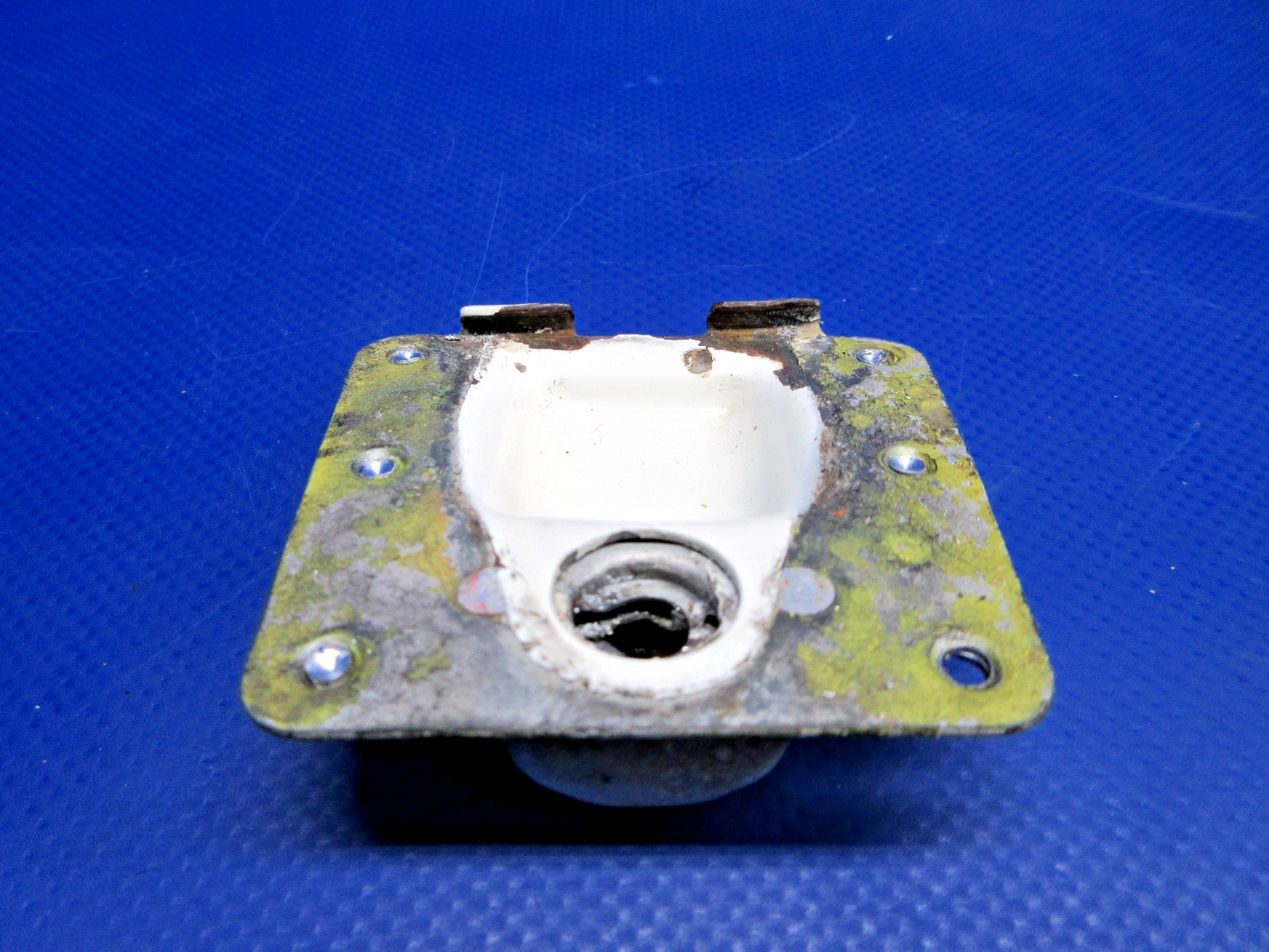 Beech D95A Travel Air Cowl Latch Plate (0326-801)0