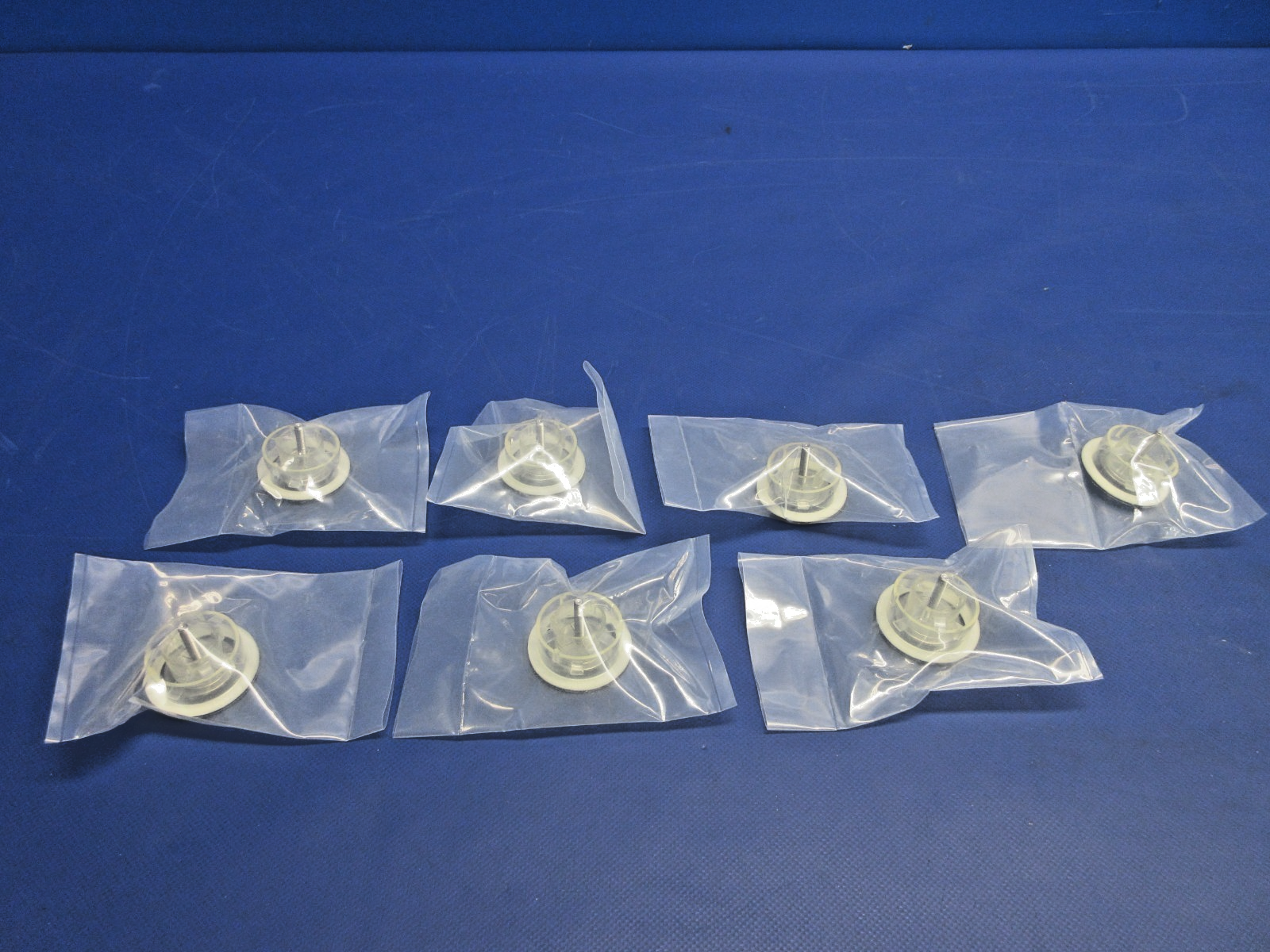 Click Bond Adhesive Stud P/N CS125-1032-20CR LOT OF 7 NOS (0426-775)3
