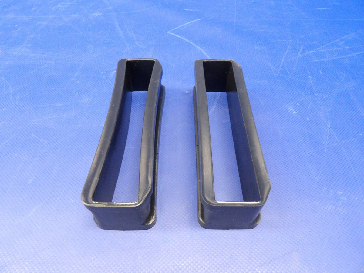 Cirrus SR20 Main Landing Gear Strut Grommet 16937-002 LOT OF 2 NOS (0426-1419)5