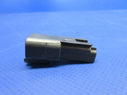 Cirrus Tanis Harness Plastic Socket P/N TCP2598 LOT OF 5 NOS (0326-993)6