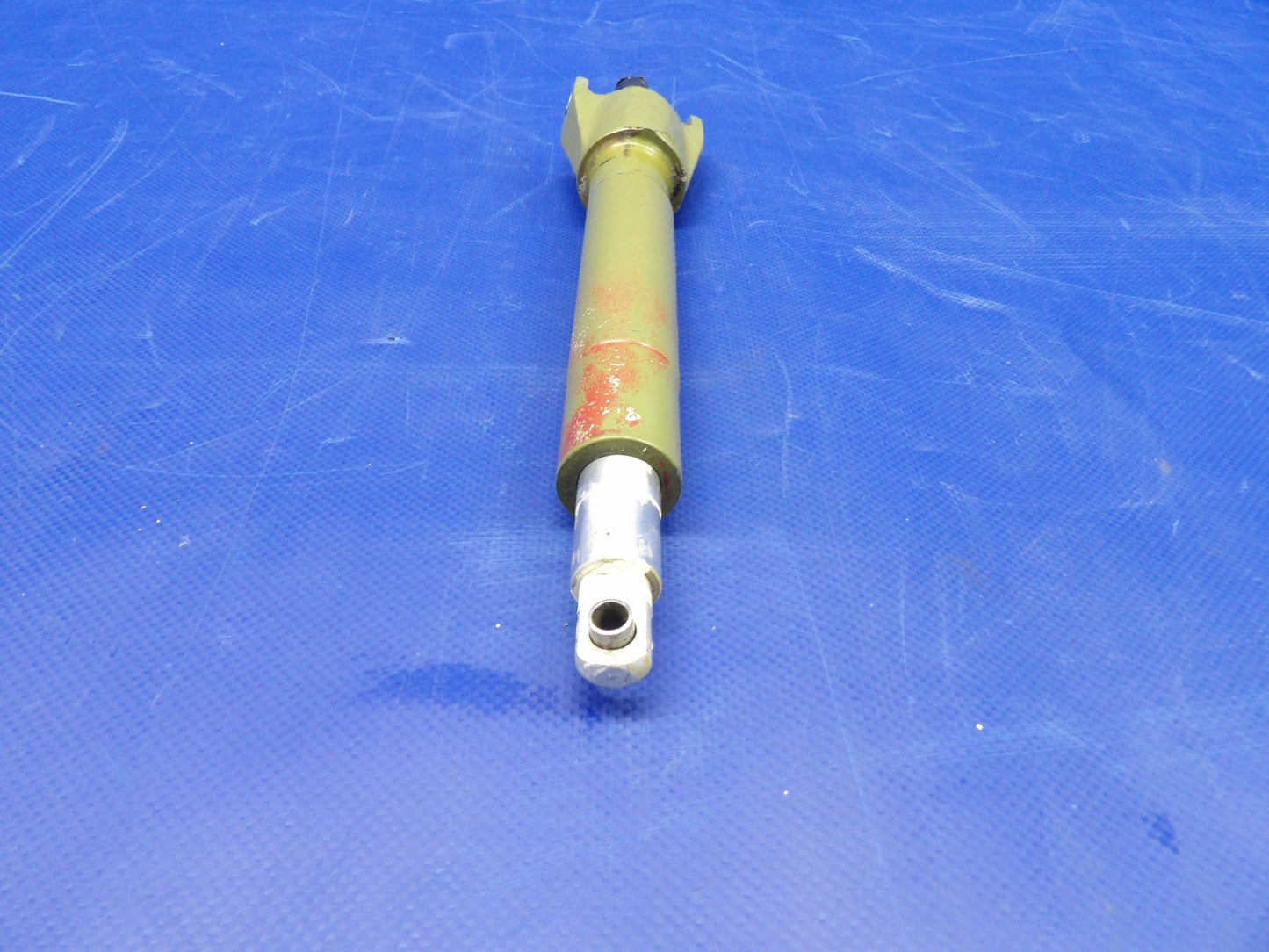 Beech 95 / D95A Travel Air Right Hand Flap Actuator P/N 45-521212-15 (0326-400)5