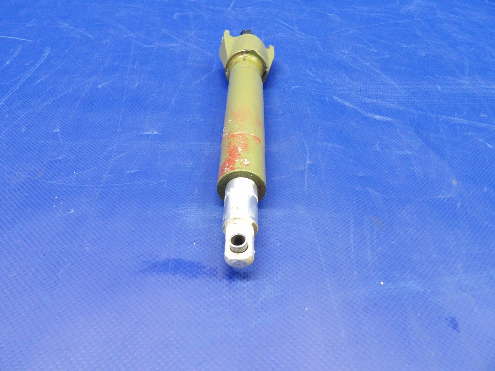 Beech 95 / D95A Travel Air Right Hand Flap Actuator P/N 45-521212-15 (0326-400)5