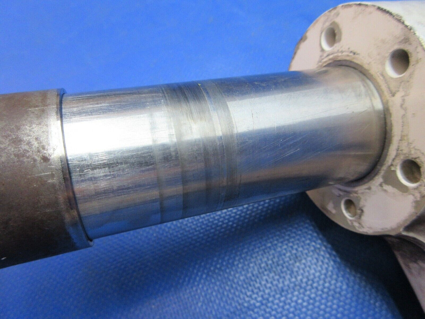 Piper PA-34-200T Seneca II Main Gear Strut, Fork & Axle P/N 67037-06(0924-1410)