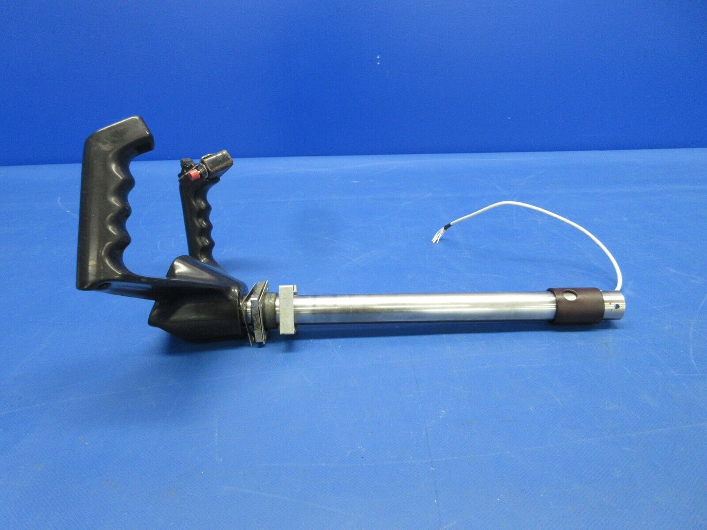 Piper PA-34-200T Control Wheel Assy w/ Trim Control P/N 79276-00 (0524-2074)