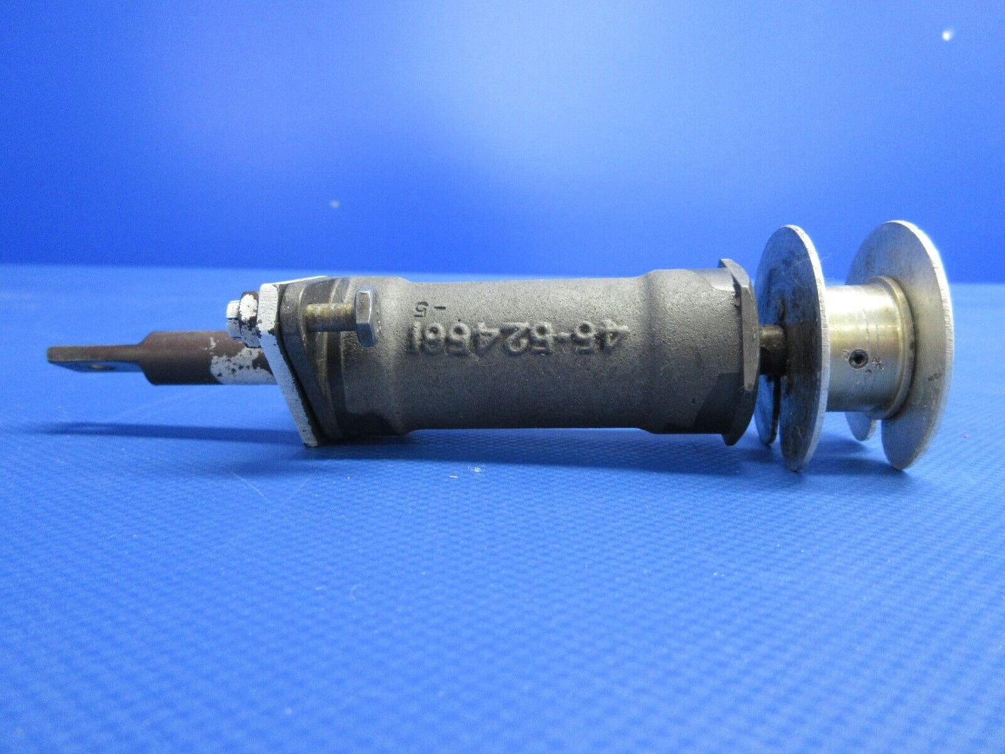 Beech 19A Musketeer Stabilator Tab Actuator Assy P/N 169-524033-603 (0424-1299)