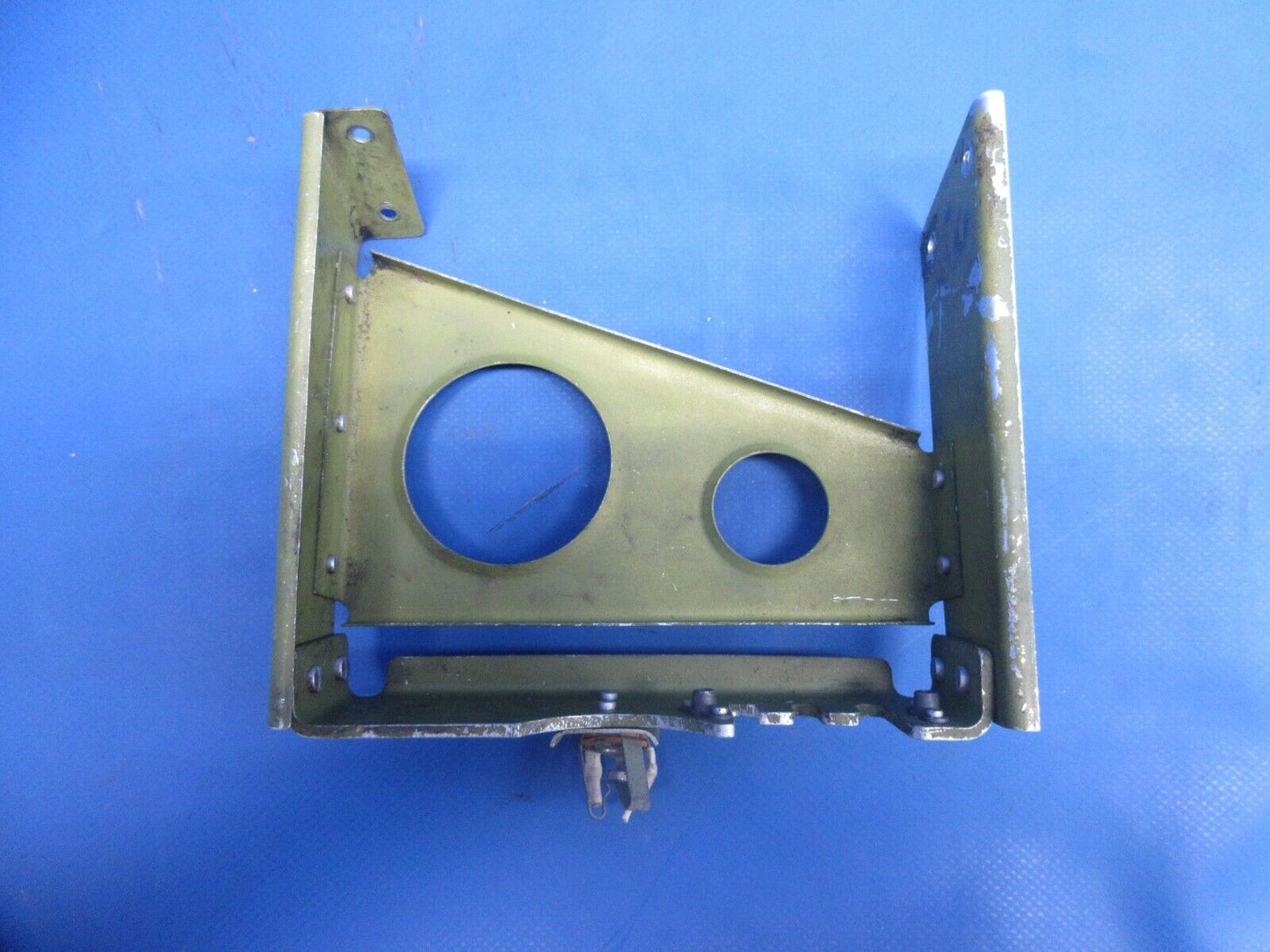 Piper PA-28-161 Warrior Engine Control Support Assy P/N 67206-02 (0824-1017)