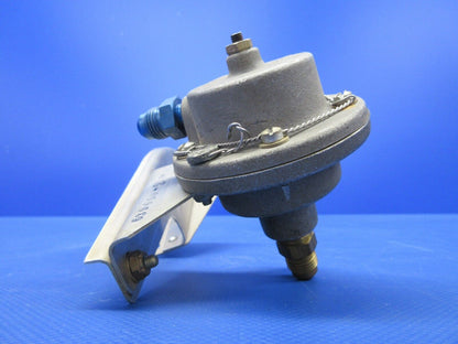 Cessna Fuel Regulator With Bracket P/N 639401-2 CORE (0424-1158)