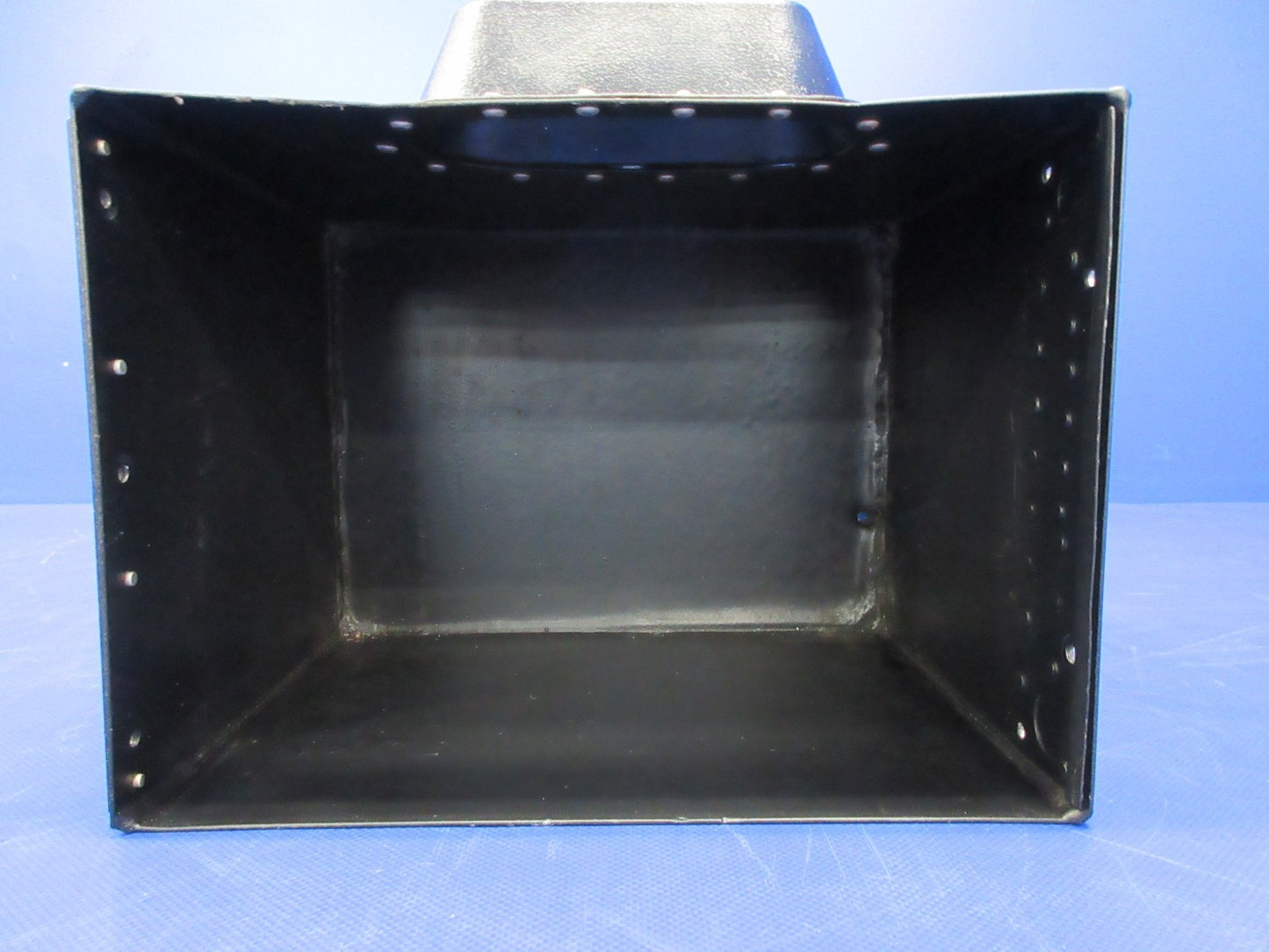 Beech 95 / D95A Travel Air Battery Box w/Lid P/N 95-410005-611 (0326-842)12