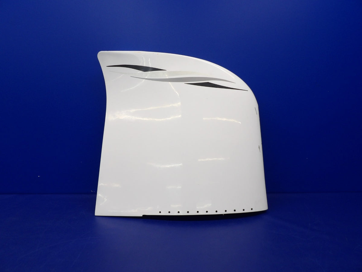 Minor Damage / Cirrus SR22 Left Hand Wing Tip P/N 13380-003 (0926-1241)1
