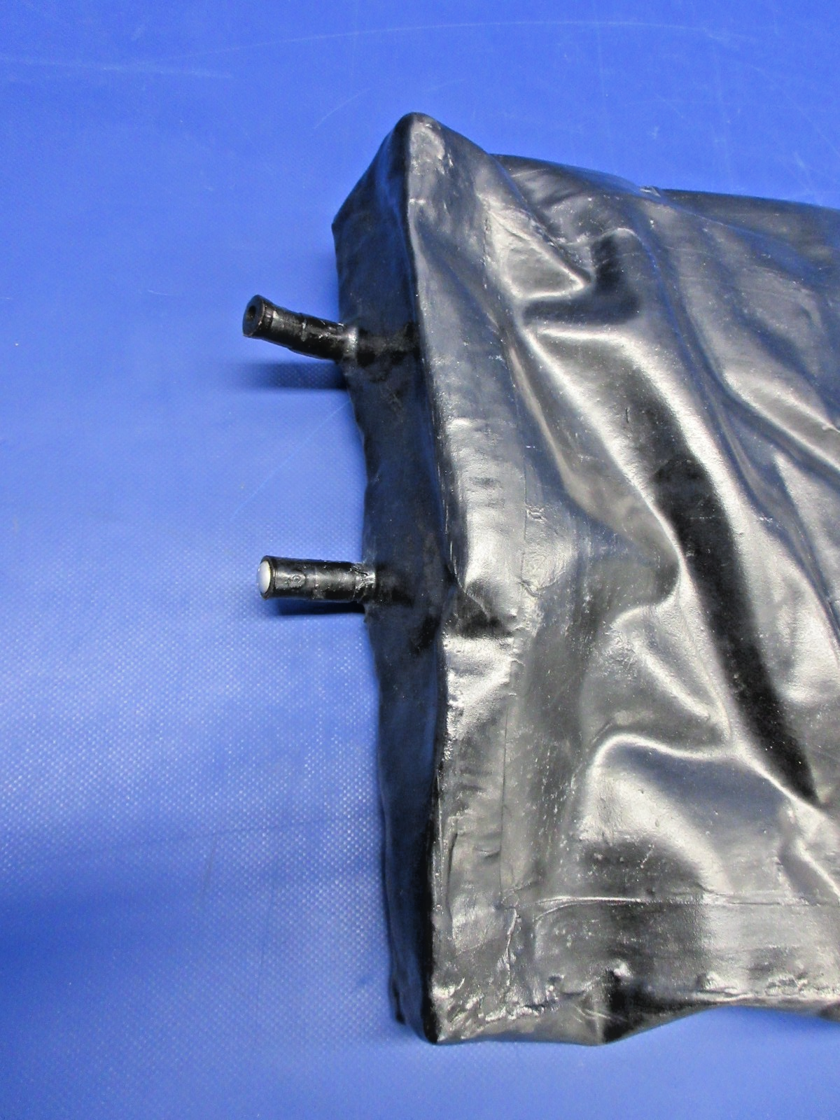 Beech Engineered Fabric RH Aux Fuel Bladder Cell 95-920011-14RH CORE (0326-855)1