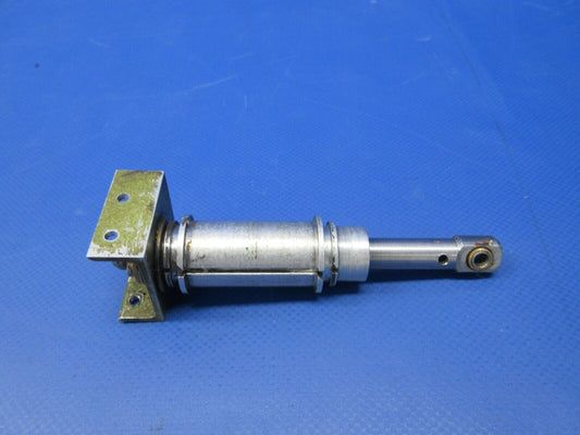 Piper PA-34-200T Seneca II Stabilator Trim Barrel & Shaft 65246-02 (0524-1223)