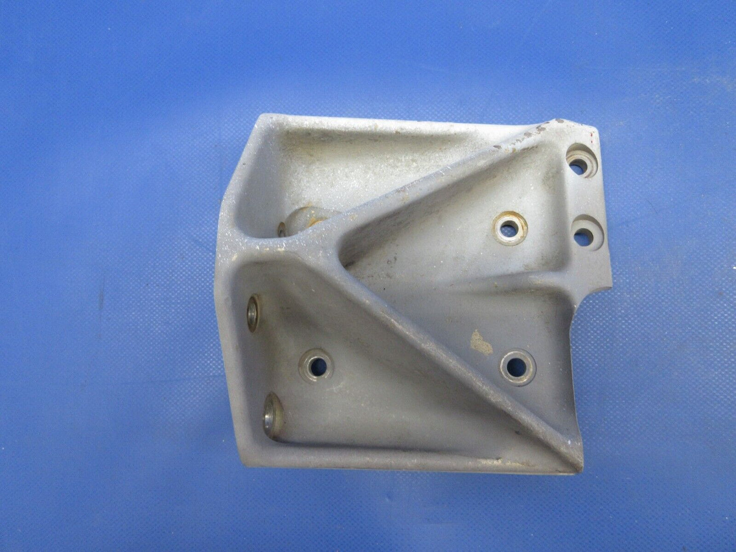Grumman Yankee AA-1B Main Landing Gear Bracket LH P/N 5701065-1 (0424-1412)
