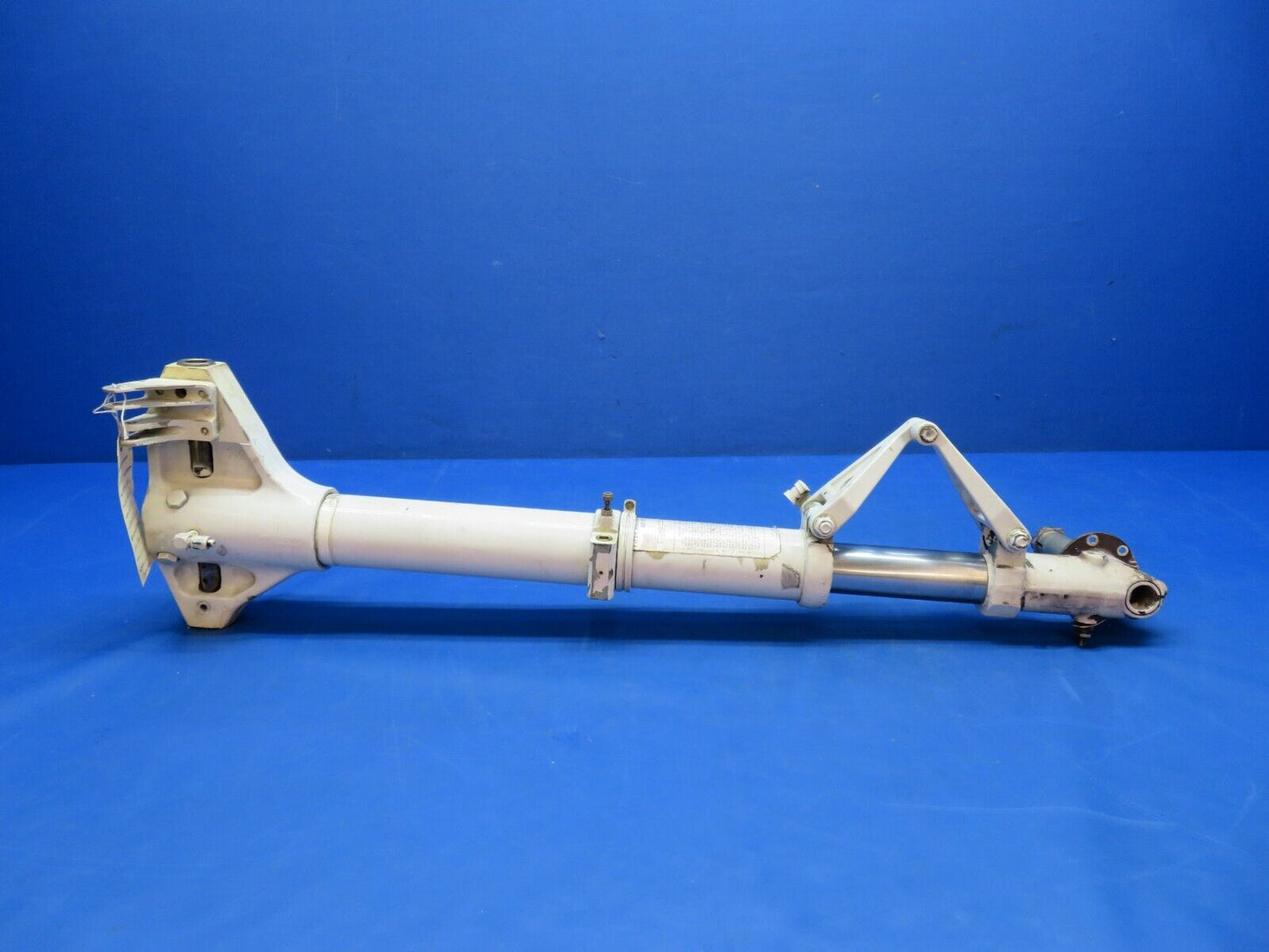 Piper Aerostar 602P LH Main Gear Assy P/N 400053-509 (0123-943)