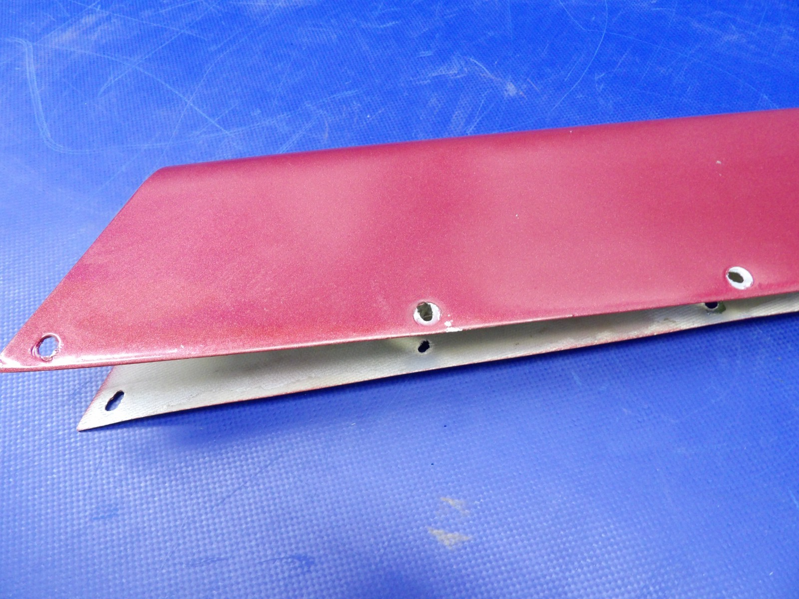 Cessna 172 / 172G Fiberglass Rudder Tip Cap P/N 0531006-34 (0326-1249)9