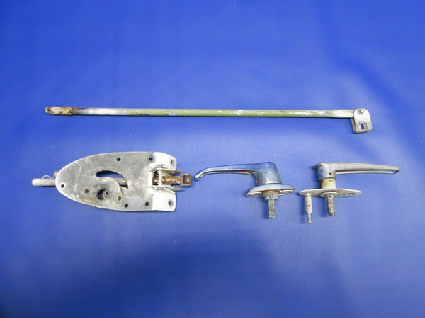 Bell 47J-2 Helicopter Cabin Door Latch Left Hand P/N 47-385-169-19 (1124-940)