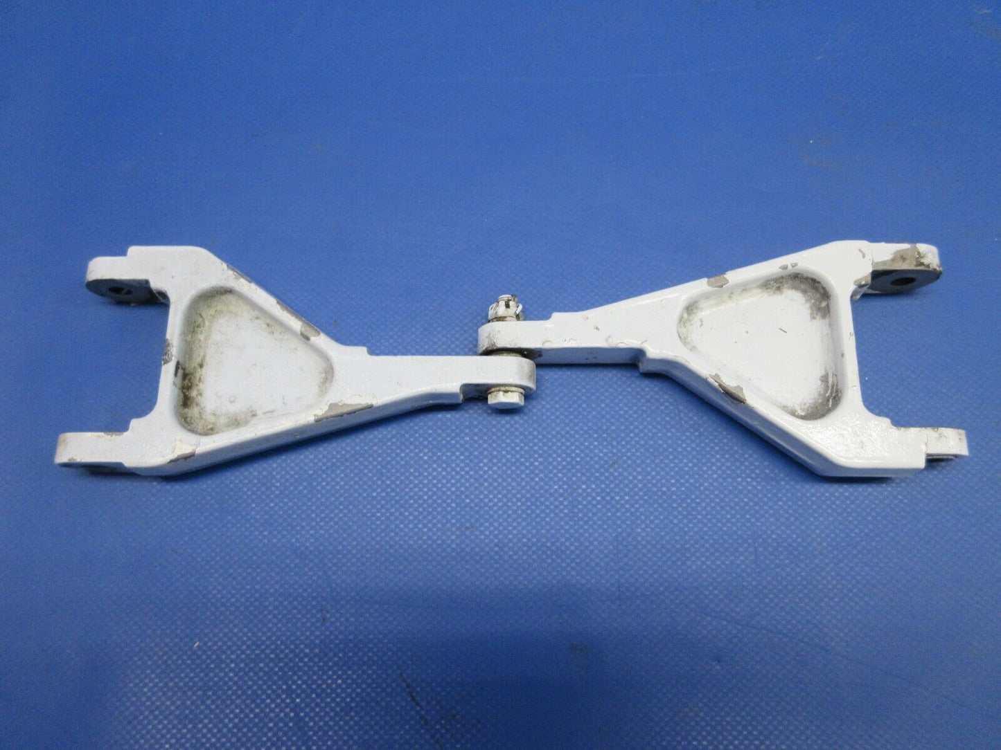 Piper PA-23-250 Aztec Nose Gear Torque Link Assy P/N 31805-06 (0624-782)