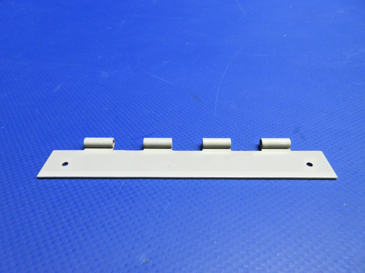 Cessna Oil Door Hinge Half w/Pin P/N 5952108-10 NOS (0926-728)4