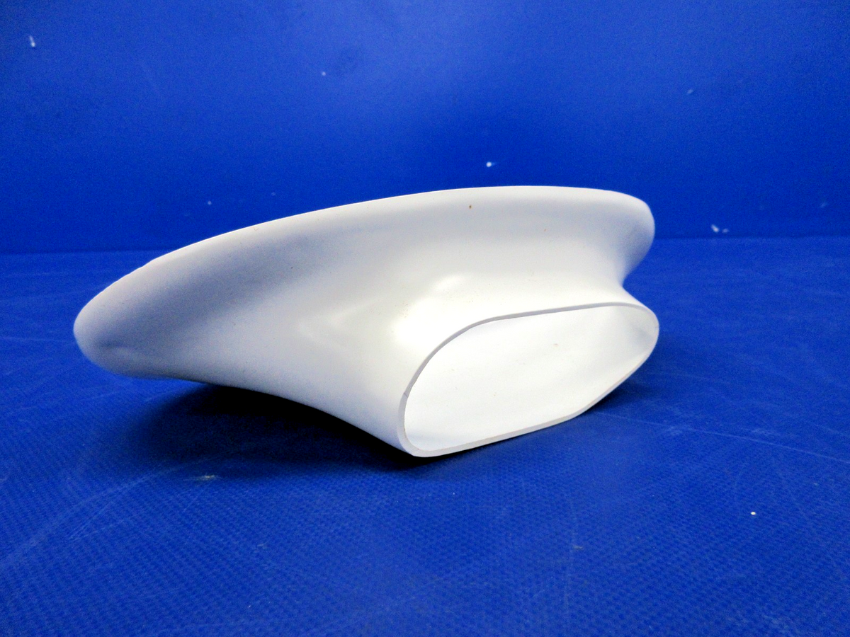 Texas Aeroplastics LH & RH Lower Strut Fairing 0421002-1 &-2 NOS (0926-711)8