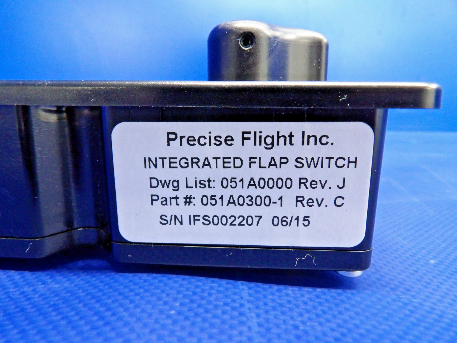 Cirrus SR20 / SR22 Precise Flight Flap Panel Switch P/N 24642-003 NOS (0426-12522