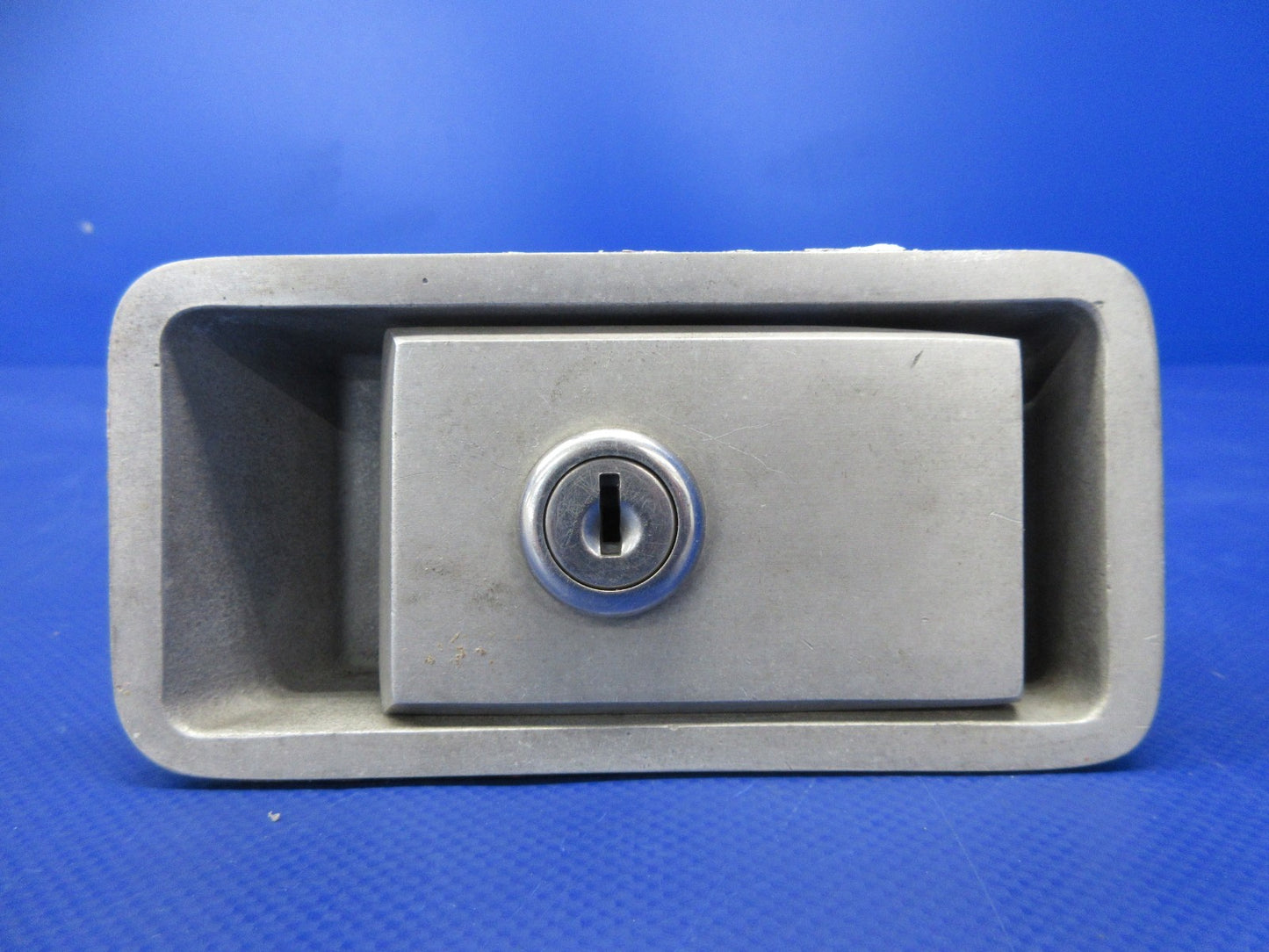 Rockwell Commander 112 Exterior Cabin Door Handle LH P/N 40142-9 (0826-704)1