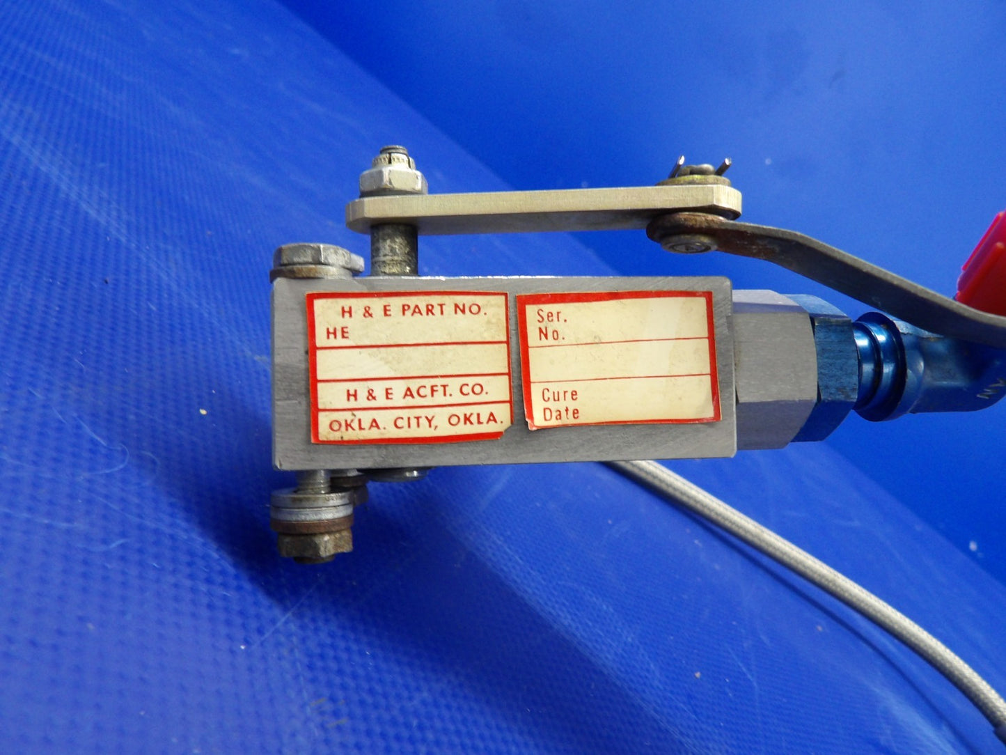 Beech D95A H&E Propeller Governor Accumulator Valve P/N HE721-3 (0326-409)1