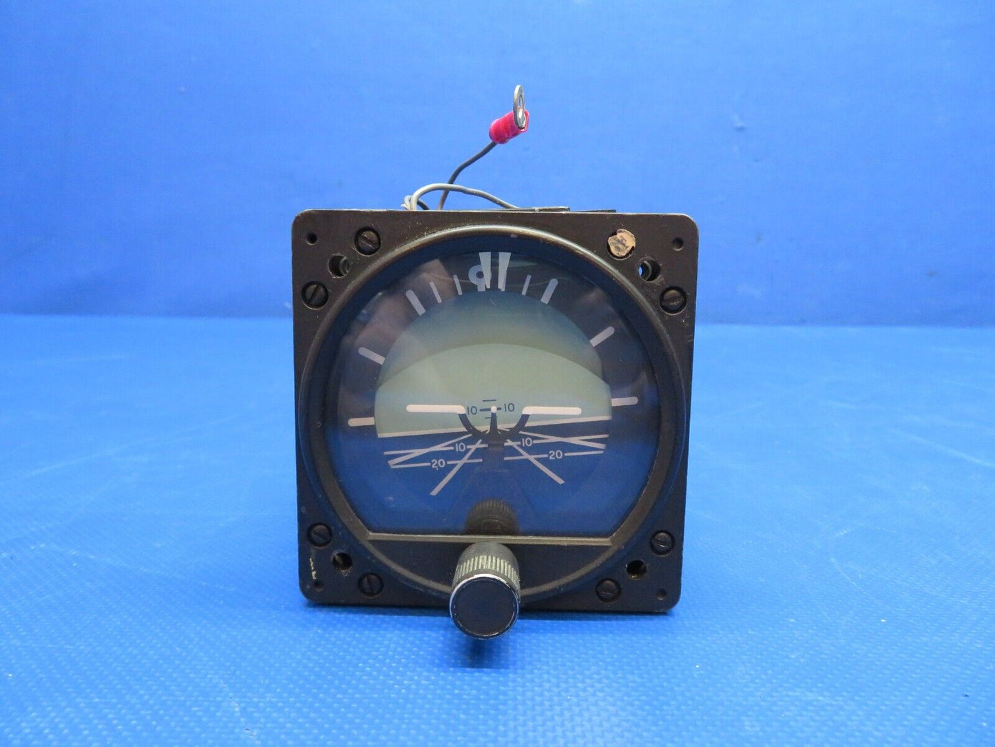 Edo-Aire Mitchell 5000E-10 Attitude Gyro P/N IUI49-006-1 CORE (0424-1778)