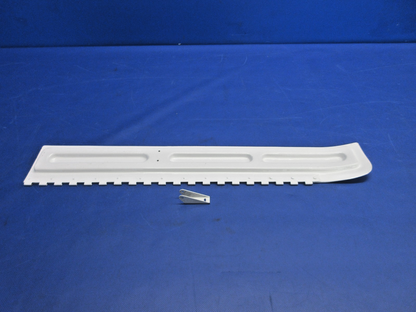 Piper PA-28R Nose Gear RH Door P/N 67352-001 NOS (0326-953)4