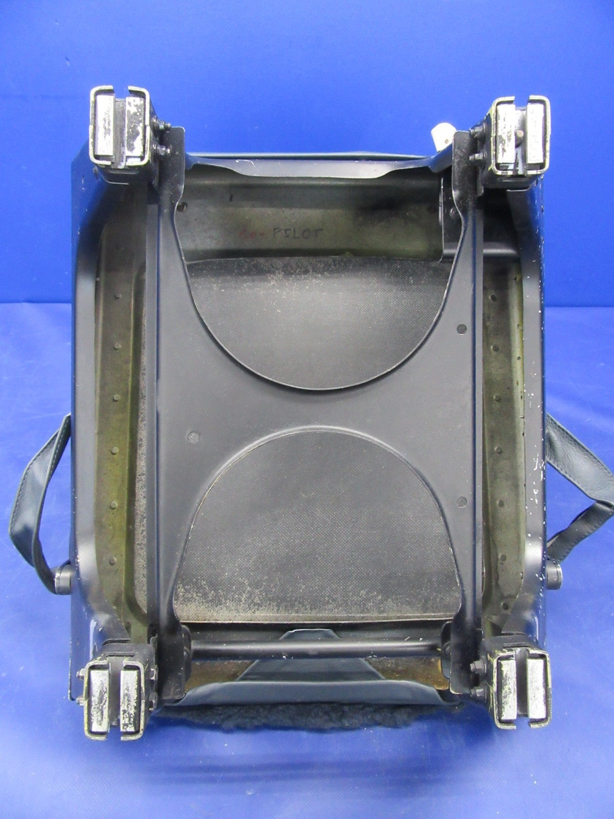 Beech 76 Duchess Pilot Seat P/N 169-534024-1 (0326-55)5
