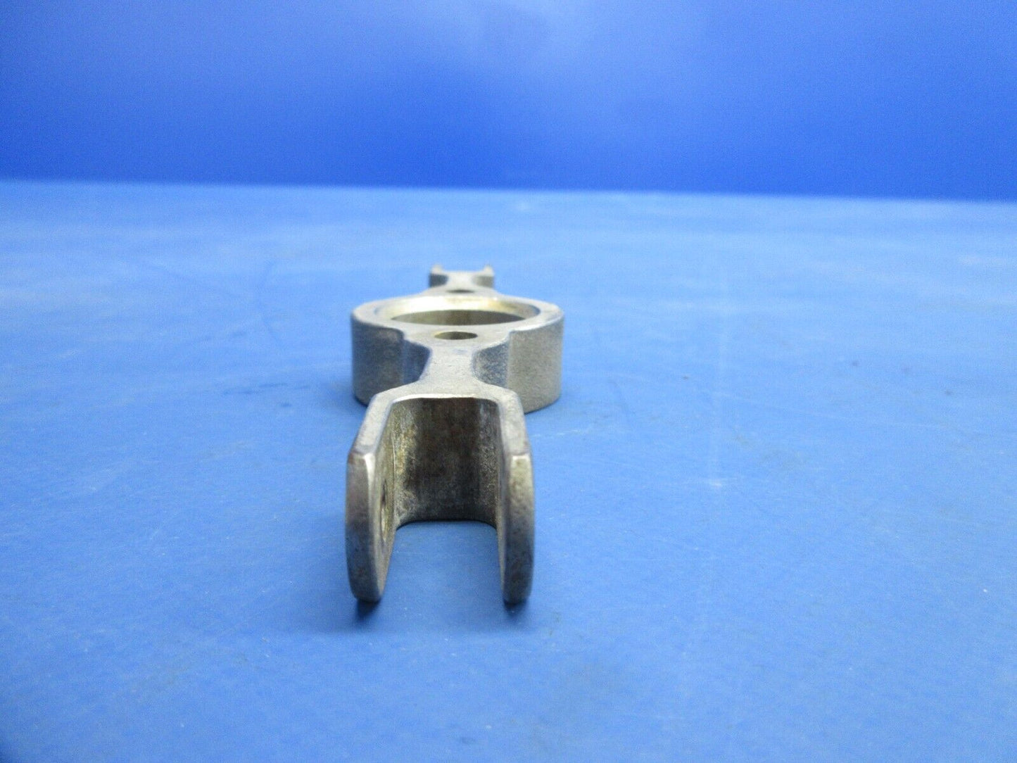 Bell 47J-2 Helicopter Tail Rotor Pitch Control Crosshead 47-641-102-1 (1124-865)