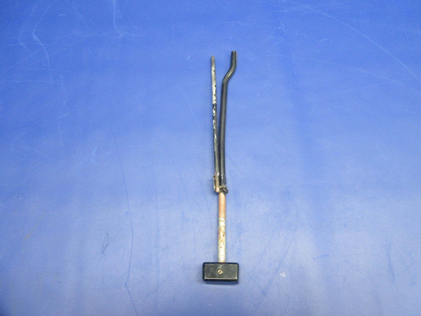 Early Cessna 210 Seat Adjustment Pin & Latch Handle P/N 0711048-1 (1224-896)1