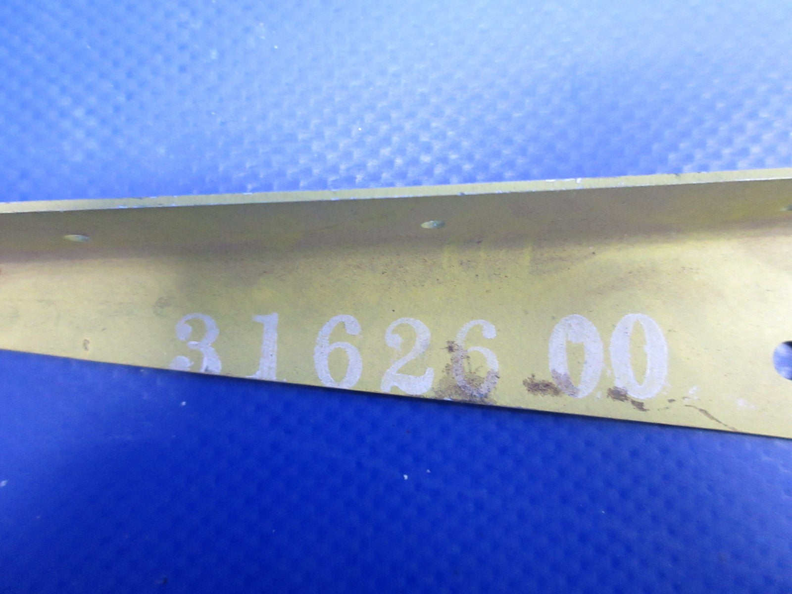 47031884