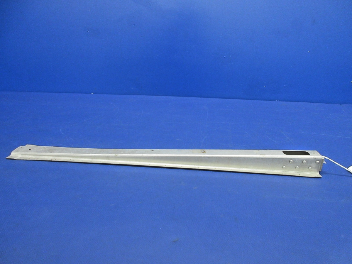 Cessna 182 RH LWR Engine Mount Stringer P/N 0713615-2 NOS (0526-904)7