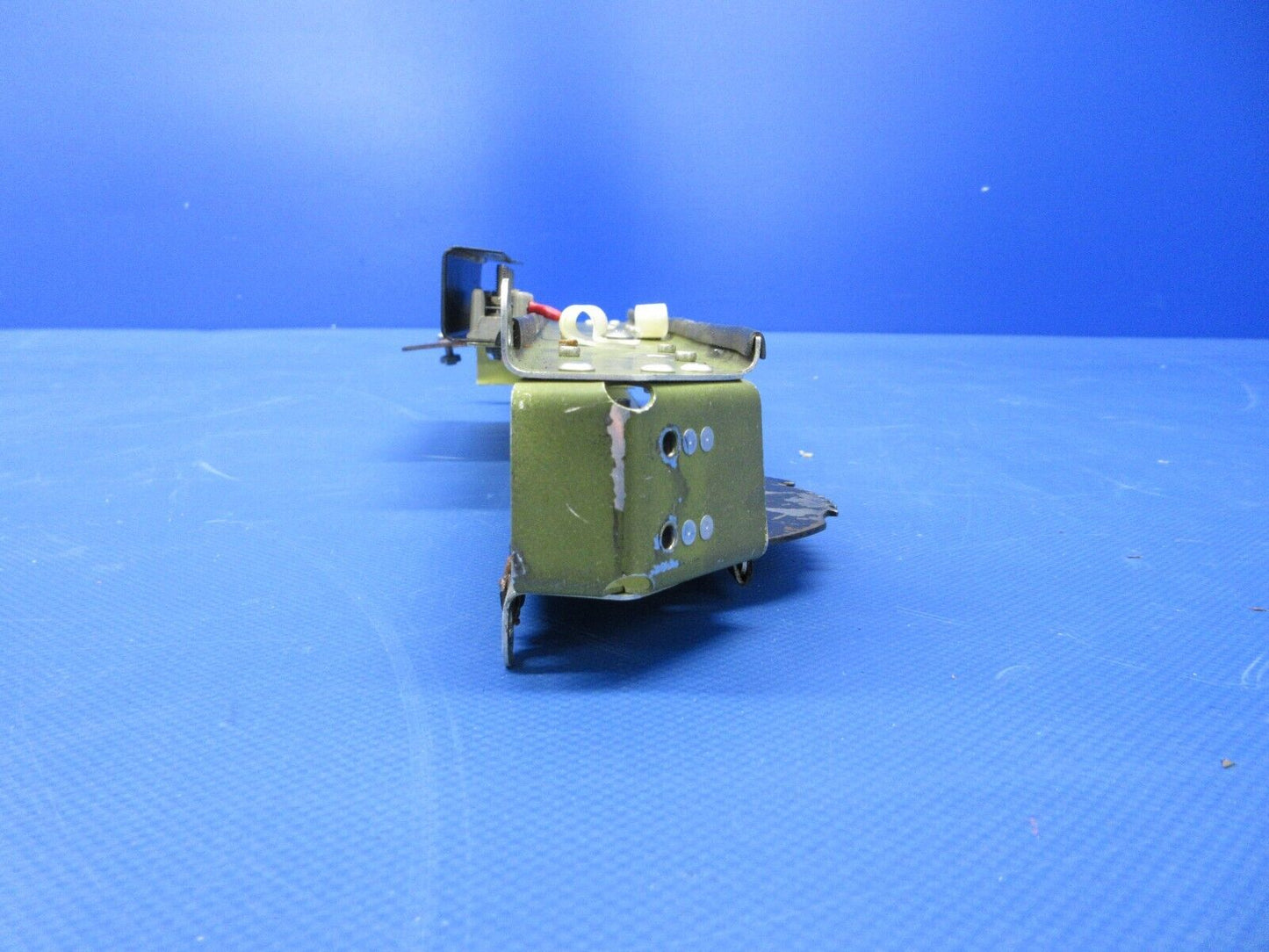 Piper PA-34-200T Seneca II Brake Support Channel Assy P/N 67137-00 (0524-1912)