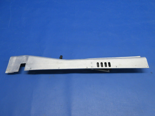 Piper PA-28-181 Archer Cabin Heat Floor Duct Assy RH Side  76219-01 (0624-953)