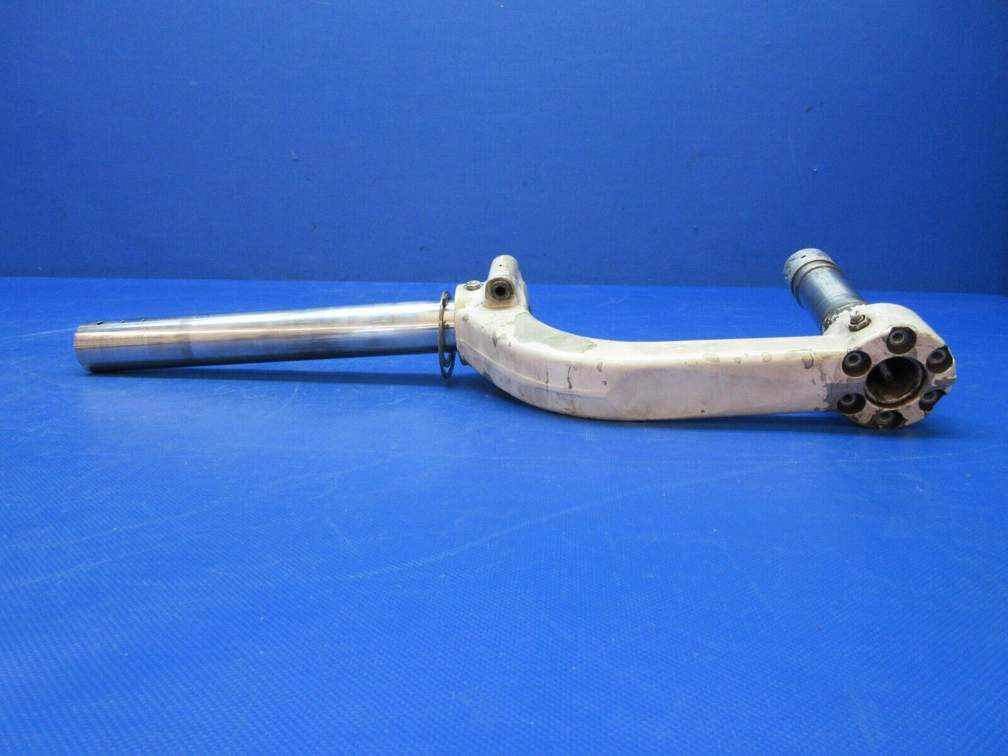 Piper PA-34-200T Seneca II Main Gear Strut, Fork & Axle P/N 67037-06(0924-1410)