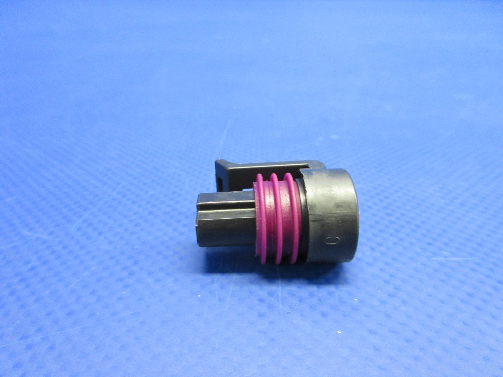 Cirrus SR20 / SR22 Female Connector P/N 50167-004 LOT OF 7 NOS (0326-1013)5